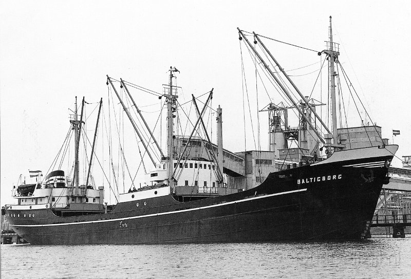 Balticborg in Oosterhornkanaal bij Akzo.jpg